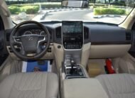 2017 Toyota Land Cruiser V8