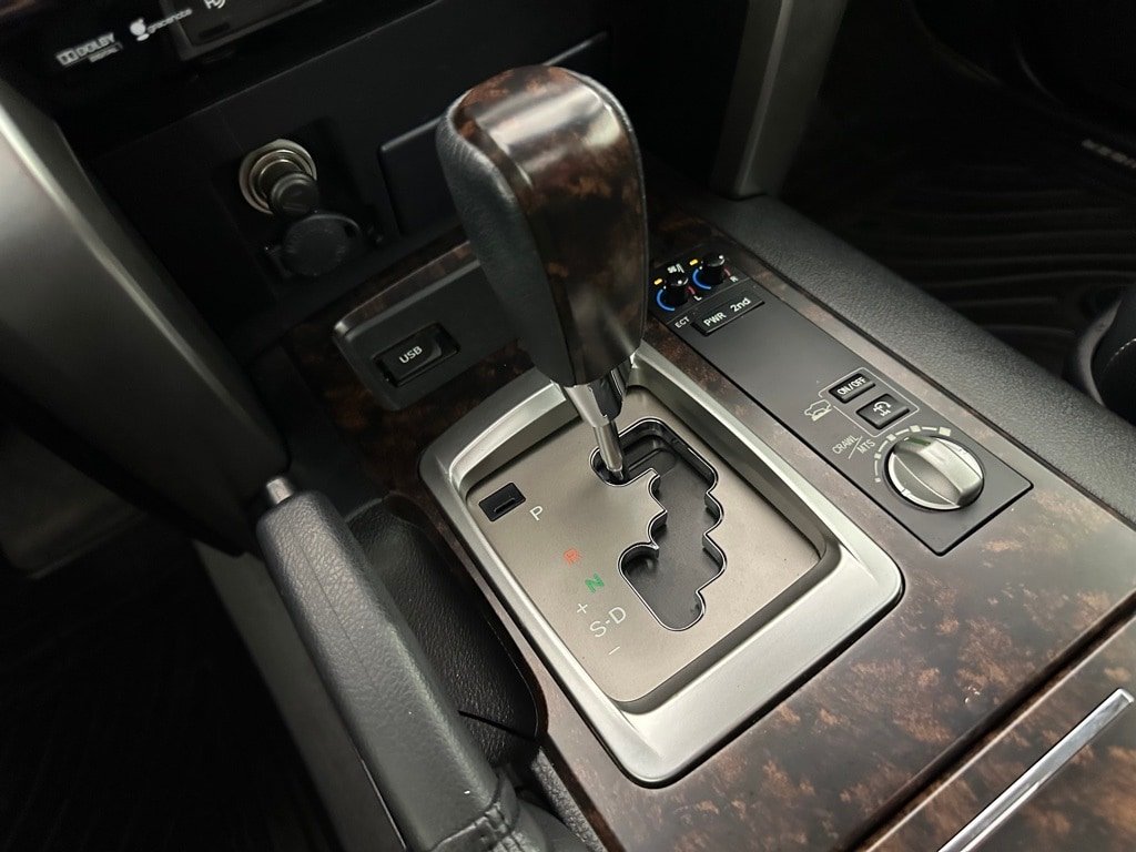 2015 Toyota Land Cruiser Base
