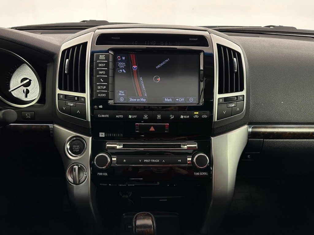 2015 Toyota Land Cruiser Base