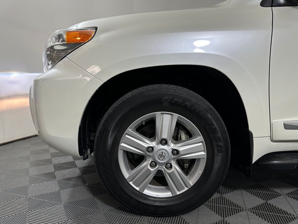 2015 Toyota Land Cruiser Base