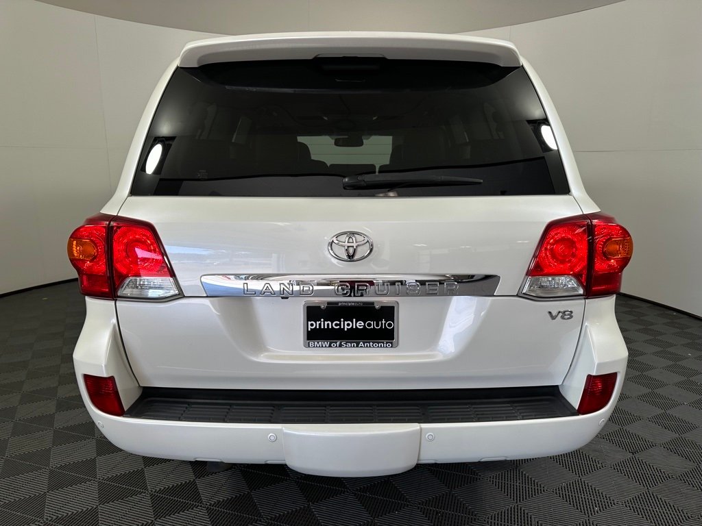 2015 Toyota Land Cruiser Base