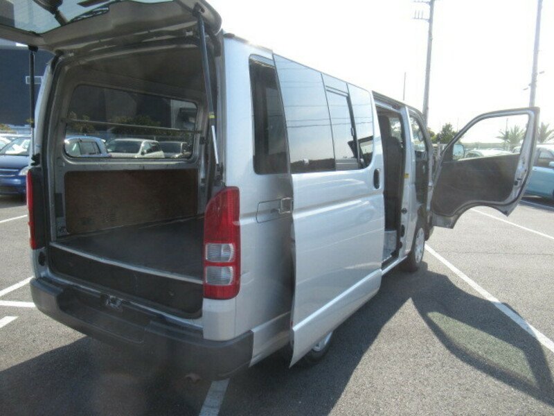 2007 Toyota HiAce Van