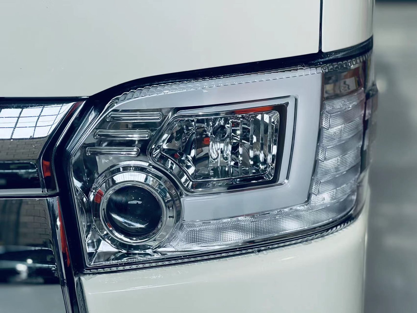 2016 Toyota HiAce Van